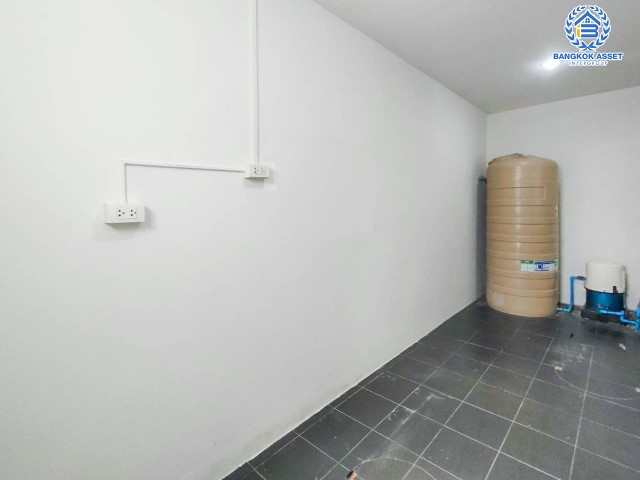 *****ทาวน์เฮ้าส์มือสองย่านสมุทรปราการ ม.พลีโน่ สุขสวัสดิ์ 66 หลังมุม! คุณภาพระดับ AP เนื้อที่มากถึง 18.3 ตร.ว. ฟังก์ชัน 3 ห้องนอน 2 ห้องน้ำ 1 ที่จอดรถ บ้านสภาพดี น่าอยู่สุดๆ บนทำเลดี เชื่อมต่อถนนสุขสวัสดิ์ ใกล้ทางด่วน "เฉลิมมหานคร" ในราคาคุ้ม!